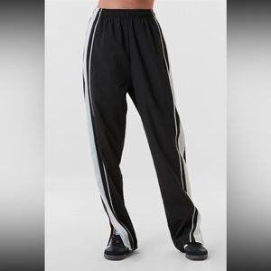 NWT Noli Halftime Track Pant - Black